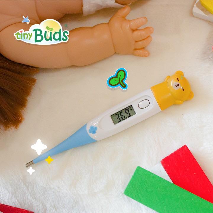 Tiny Buds BuuBuu digital thermometer for babies with bear design showing 36.5 degrees